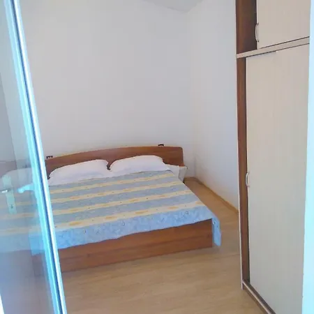 Apartment Radoslovic *